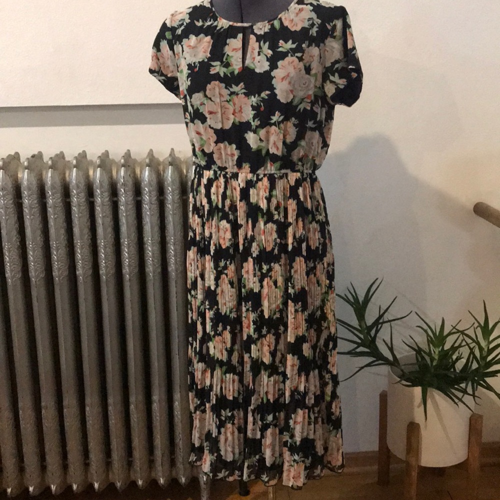 DE COLLECTION Dress Sz Lg